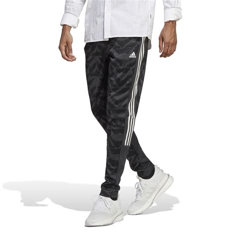 adidas t shirt mannen|Adidas track pants men's.